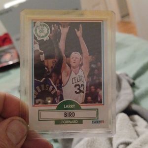 2 Larry bird cards. Michael Jordan card , and scottie pippin all perfect shape
